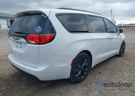 2018 Chrysler Pacifica Touring L Plus из США, поврежденный, VIN 2C4RC1EG4JR174316